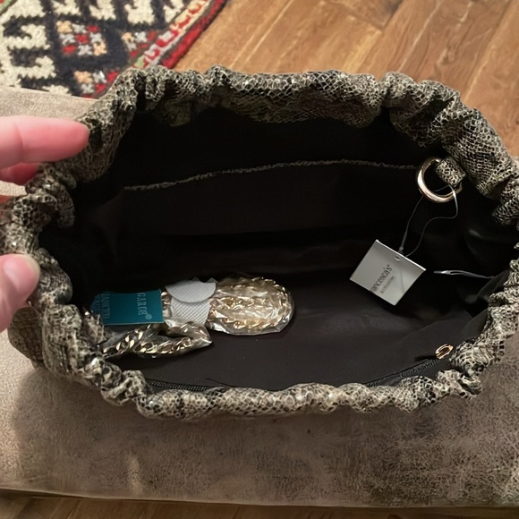 Faux snake clutch with crossbody chain - Picture 2 of 3